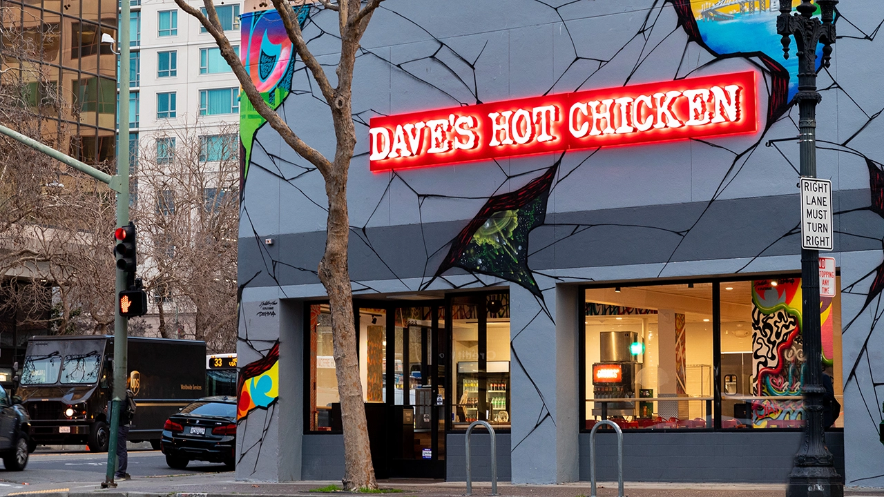 Your Dave's Hot Chicken Place in Oakland, CA (Broadway)