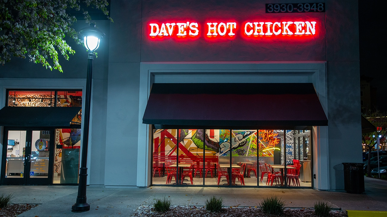 Your Dave's Hot Chicken Place in Santa Clara, CA (Rivermark Plaza)