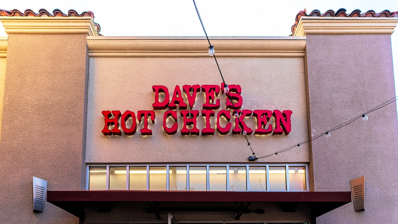 Your Dave's Hot Chicken Place in Union City, CA (Dyer St.)